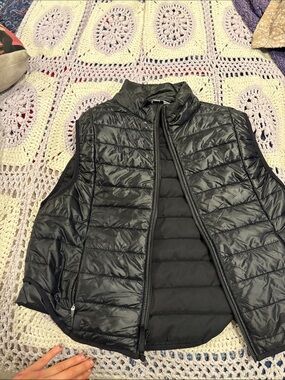 JoyLab Black Quilted Puffer Vest